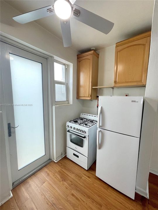 Recently Rented: $1,898 (0 beds, 1 baths, 550 Square Feet)