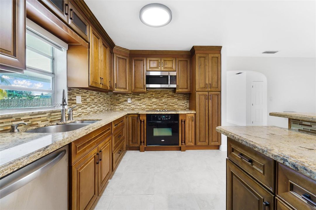 Недавно арендовано: $4,200 (4 спален, 2 ванн, 1992 Квадратных фут)