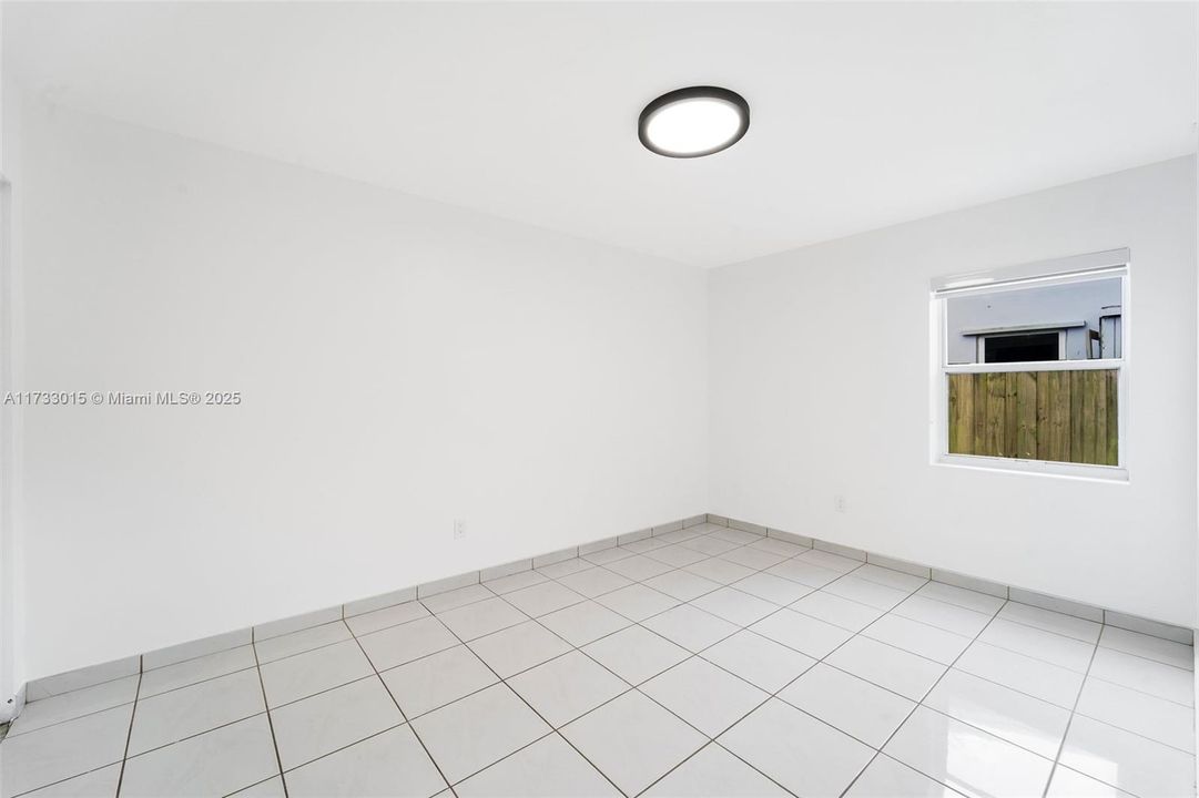 Недавно арендовано: $4,200 (4 спален, 2 ванн, 1992 Квадратных фут)