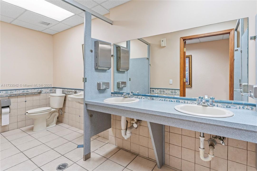 Active With Contract: $3,700,000 (0 beds, 0 baths, 0 Square Feet)