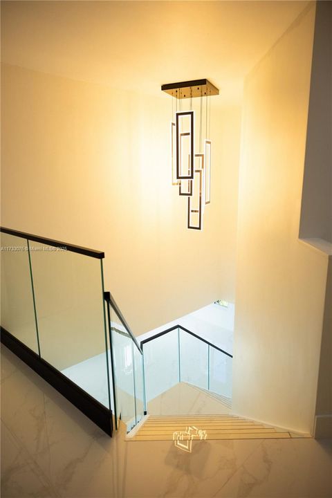 Vendido Recientemente: $1,395,000 (5 camas, 4 baños, 2923 Pies cuadrados)