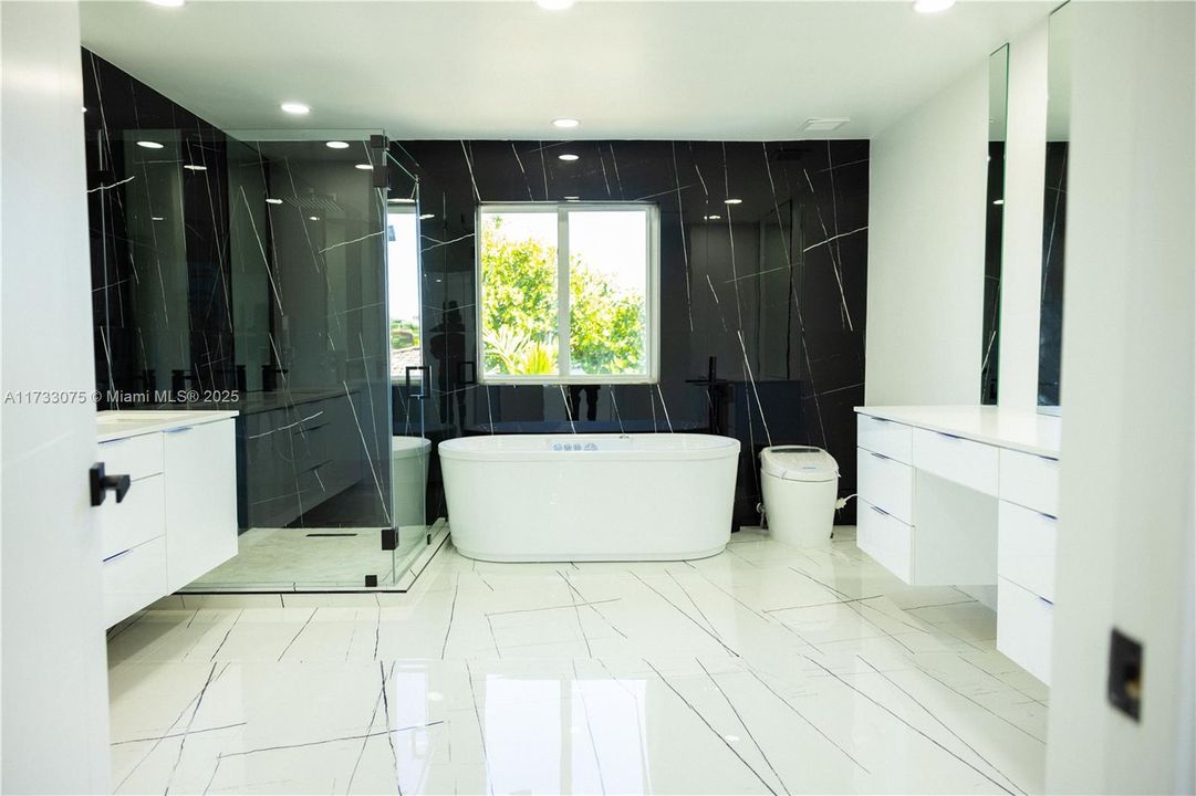 Vendido Recientemente: $1,395,000 (5 camas, 4 baños, 2923 Pies cuadrados)