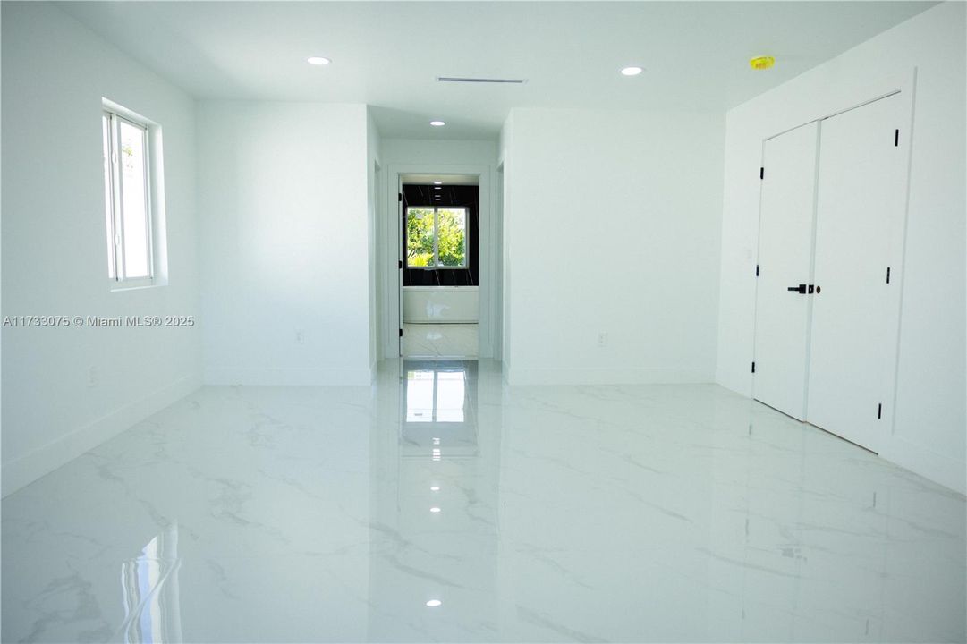 Vendido Recientemente: $1,395,000 (5 camas, 4 baños, 2923 Pies cuadrados)