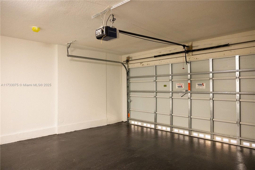 Vendido Recientemente: $1,395,000 (5 camas, 4 baños, 2923 Pies cuadrados)