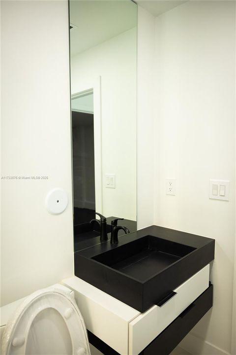 Vendido Recientemente: $1,395,000 (5 camas, 4 baños, 2923 Pies cuadrados)