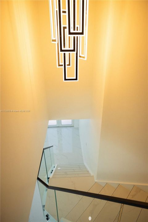 Vendido Recientemente: $1,395,000 (5 camas, 4 baños, 2923 Pies cuadrados)