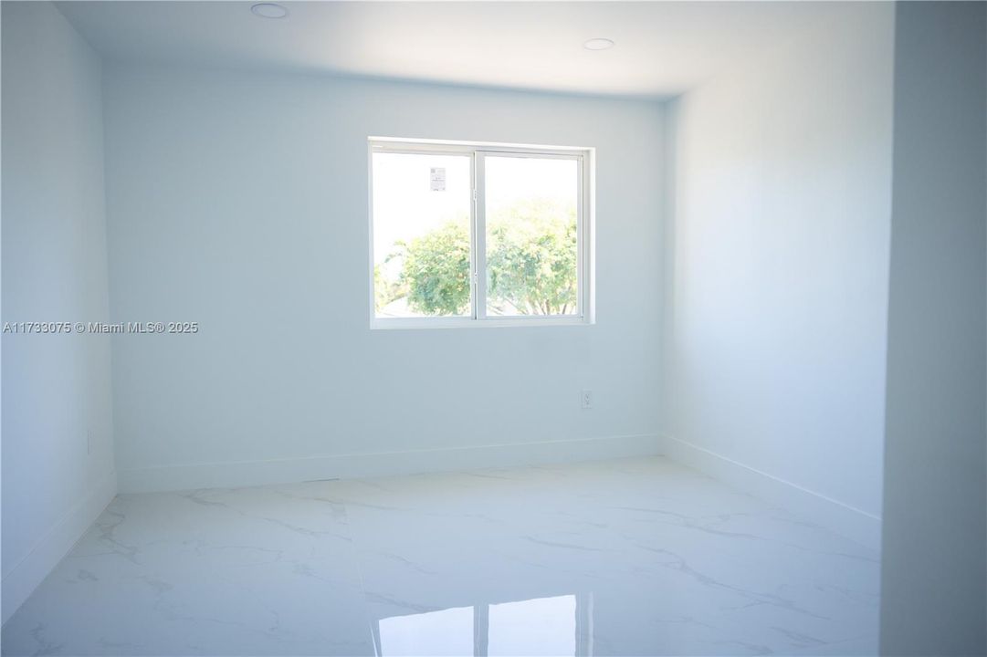 Vendido Recientemente: $1,395,000 (5 camas, 4 baños, 2923 Pies cuadrados)