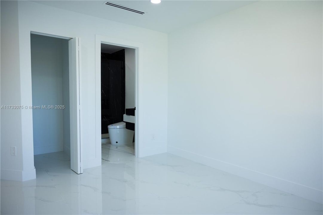 Vendido Recientemente: $1,395,000 (5 camas, 4 baños, 2923 Pies cuadrados)