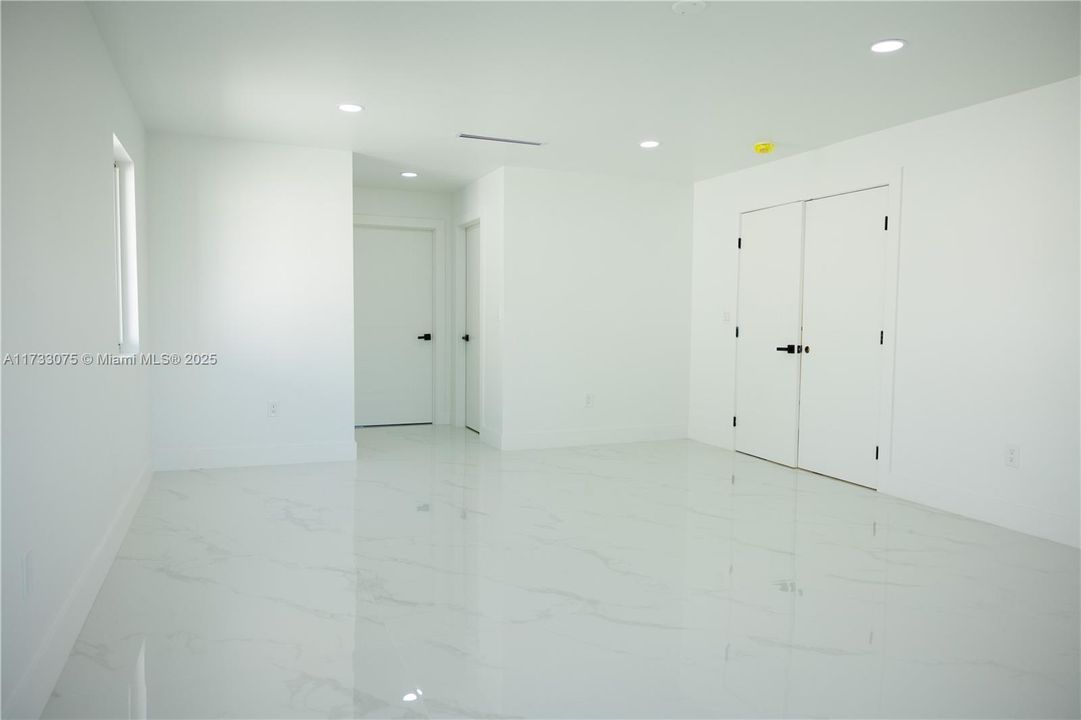 Vendido Recientemente: $1,395,000 (5 camas, 4 baños, 2923 Pies cuadrados)