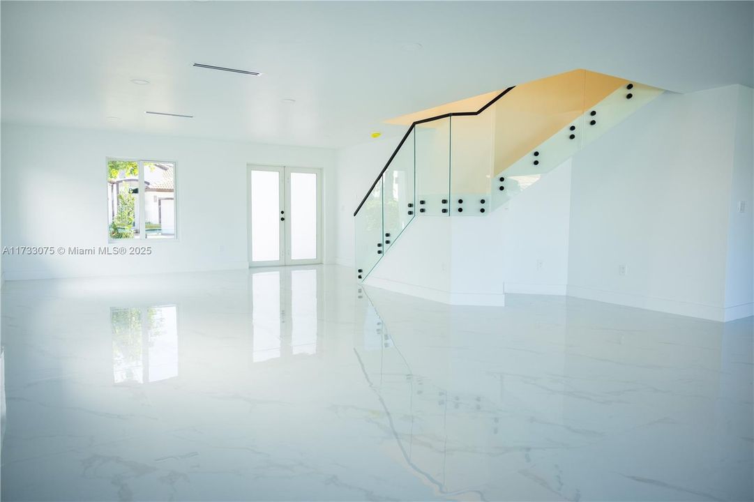 Vendido Recientemente: $1,395,000 (5 camas, 4 baños, 2923 Pies cuadrados)