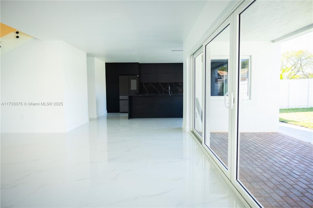 Vendido Recientemente: $1,395,000 (5 camas, 4 baños, 2923 Pies cuadrados)