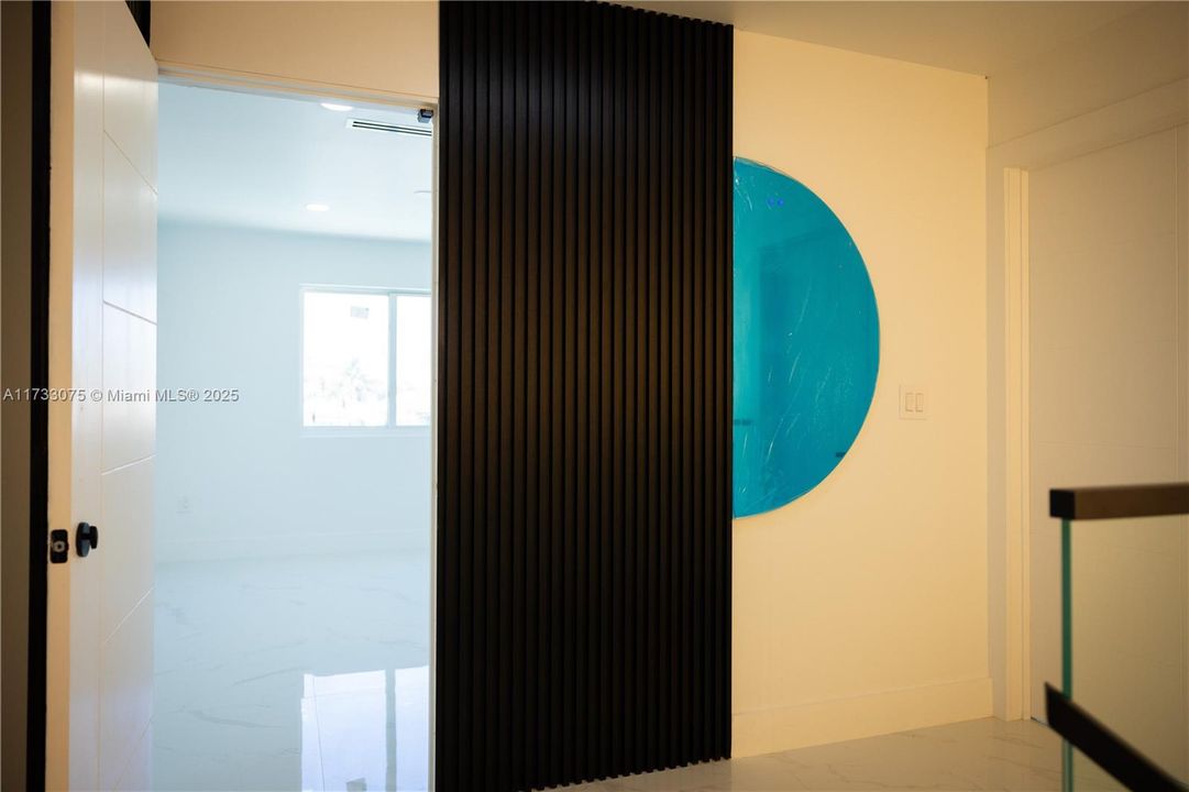 Vendido Recientemente: $1,395,000 (5 camas, 4 baños, 2923 Pies cuadrados)