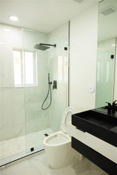 Vendido Recientemente: $1,395,000 (5 camas, 4 baños, 2923 Pies cuadrados)