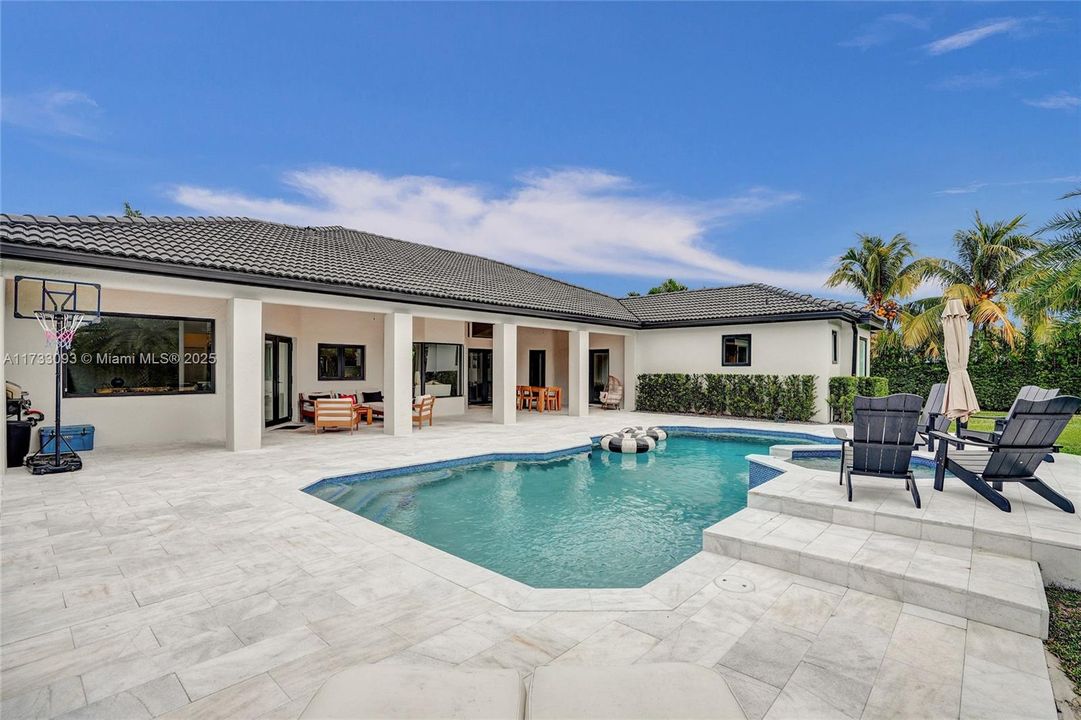 Vendido Recientemente: $1,650,000 (4 camas, 3 baños, 2969 Pies cuadrados)