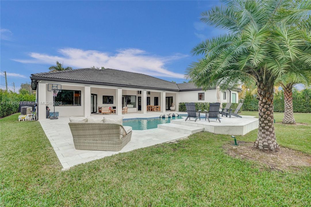 Vendido Recientemente: $1,650,000 (4 camas, 3 baños, 2969 Pies cuadrados)