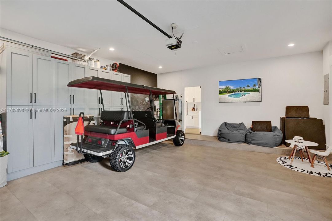 Vendido Recientemente: $1,650,000 (4 camas, 3 baños, 2969 Pies cuadrados)