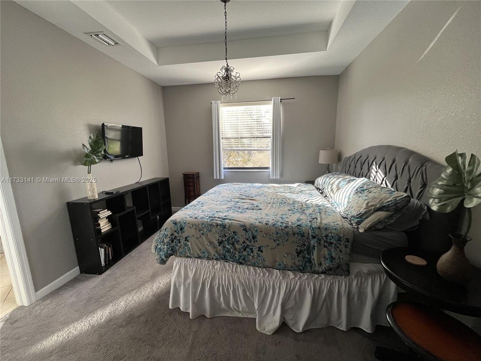 Recently Rented: $2,975 (3 beds, 2 baths, 1661 Square Feet)