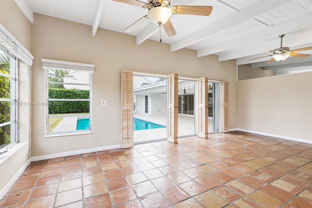 Недавно арендовано: $7,500 (3 спален, 3 ванн, 2181 Квадратных фут)