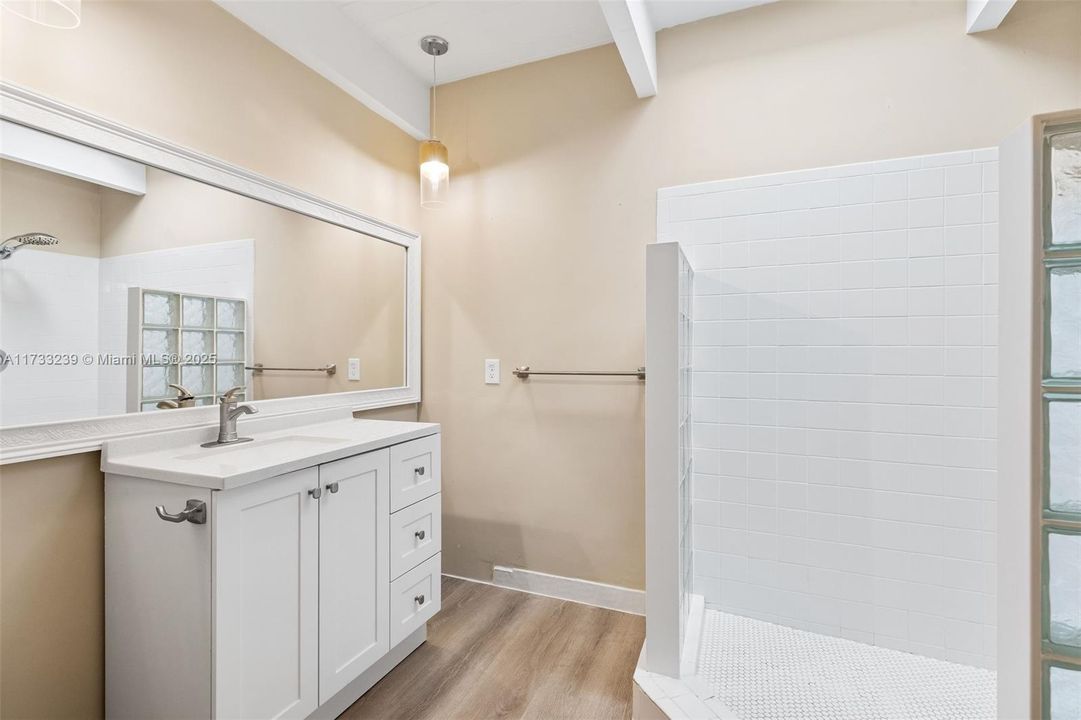 Недавно арендовано: $7,500 (3 спален, 3 ванн, 2181 Квадратных фут)