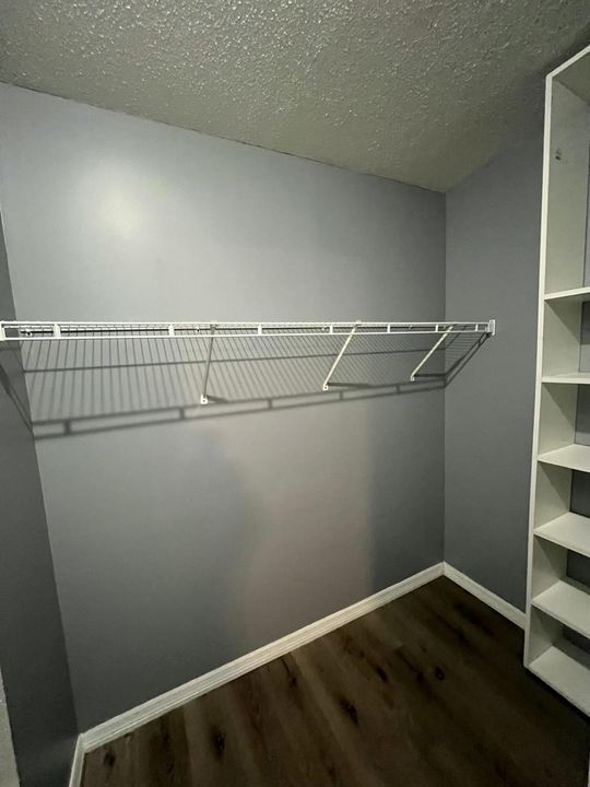 Master Walk-in