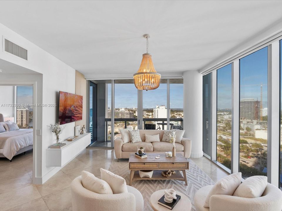 待售: $850,000 (1 贝兹, 1 浴室, 820 平方英尺)