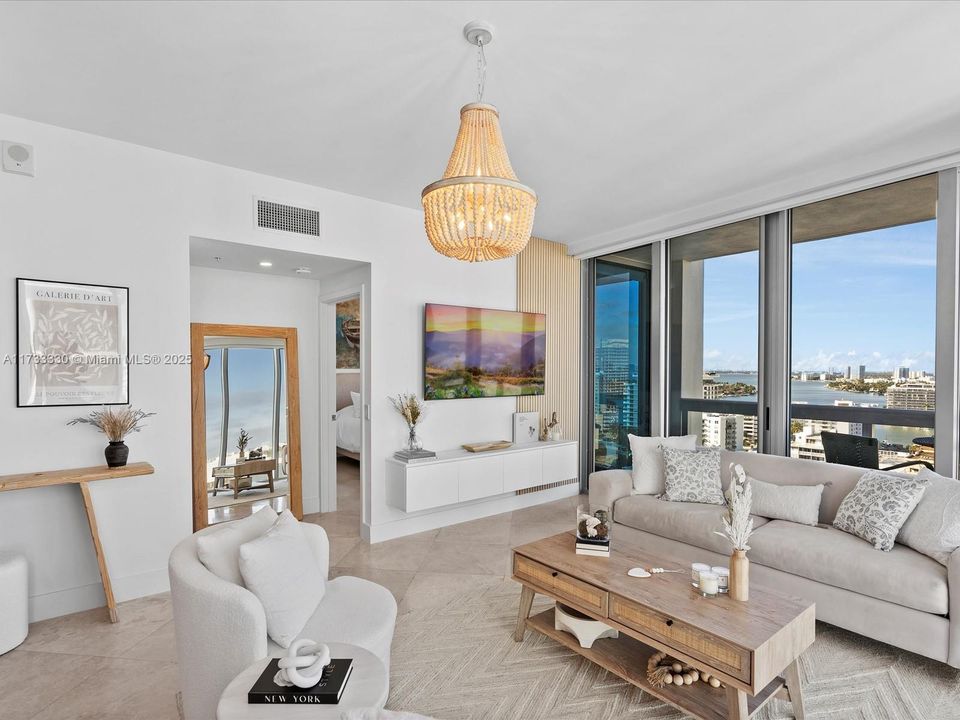 待售: $850,000 (1 贝兹, 1 浴室, 820 平方英尺)