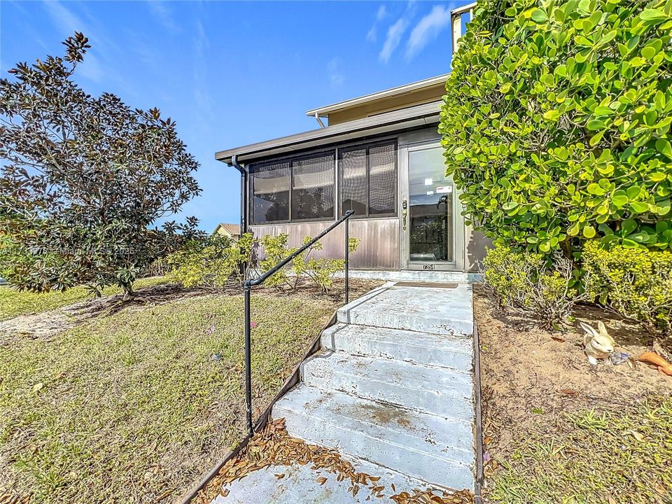 Vendido Recientemente: $225,000 (2 camas, 2 baños, 1384 Pies cuadrados)