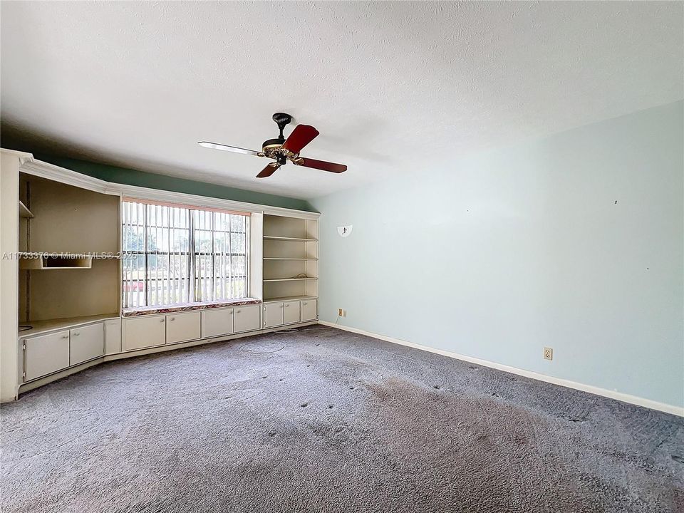 Vendido Recientemente: $225,000 (2 camas, 2 baños, 1384 Pies cuadrados)