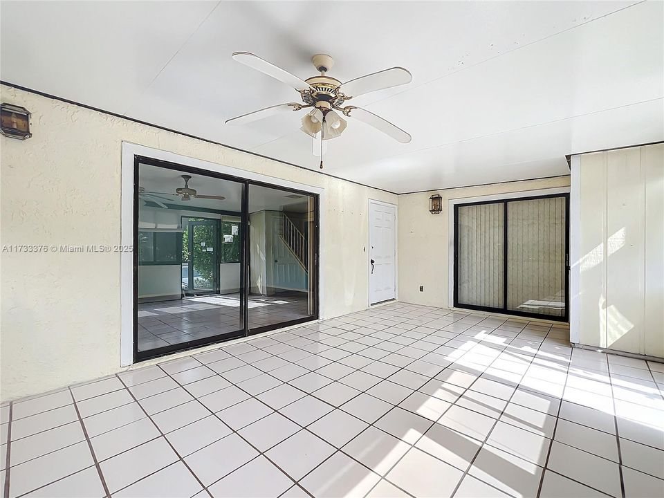 Vendido Recientemente: $225,000 (2 camas, 2 baños, 1384 Pies cuadrados)