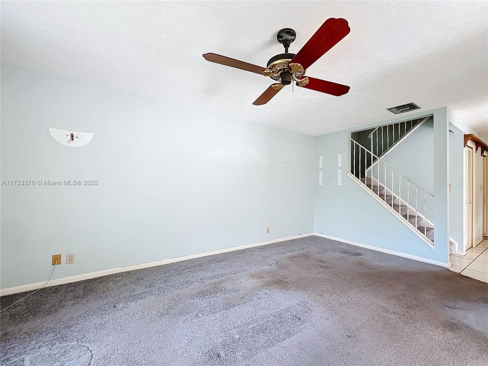 Vendido Recientemente: $225,000 (2 camas, 2 baños, 1384 Pies cuadrados)