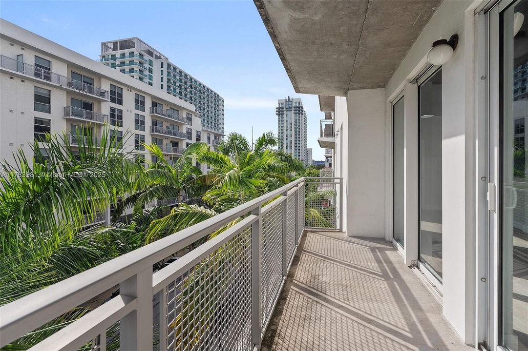 Vendido Recientemente: $384,000 (1 camas, 1 baños, 835 Pies cuadrados)