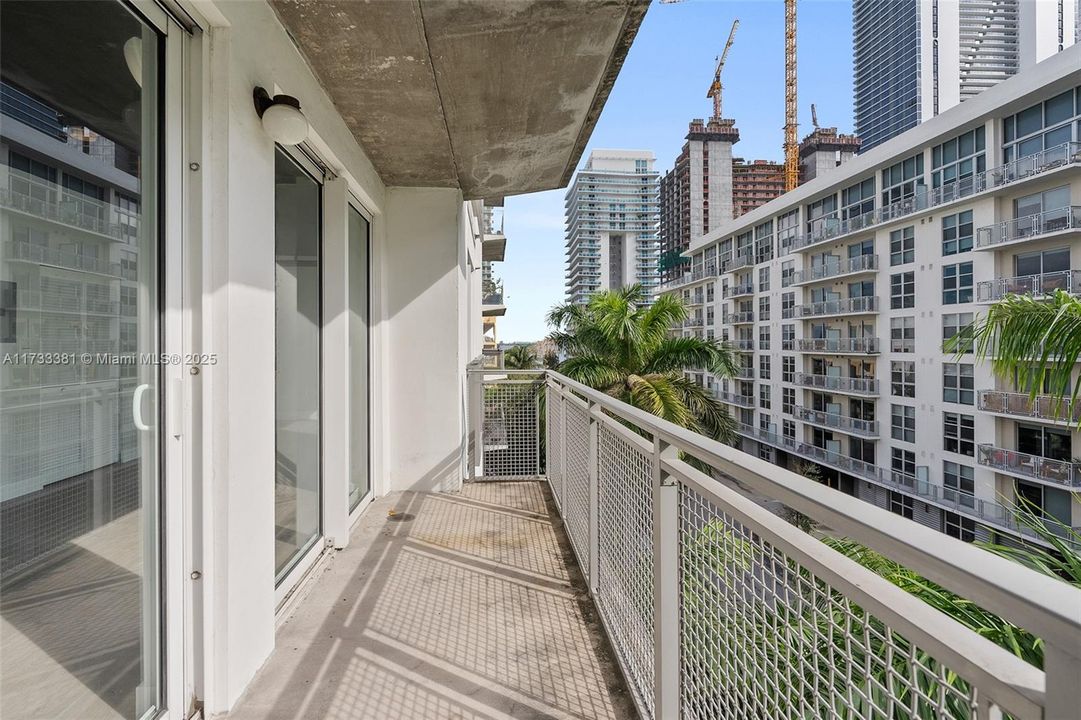 Vendido Recientemente: $384,000 (1 camas, 1 baños, 835 Pies cuadrados)