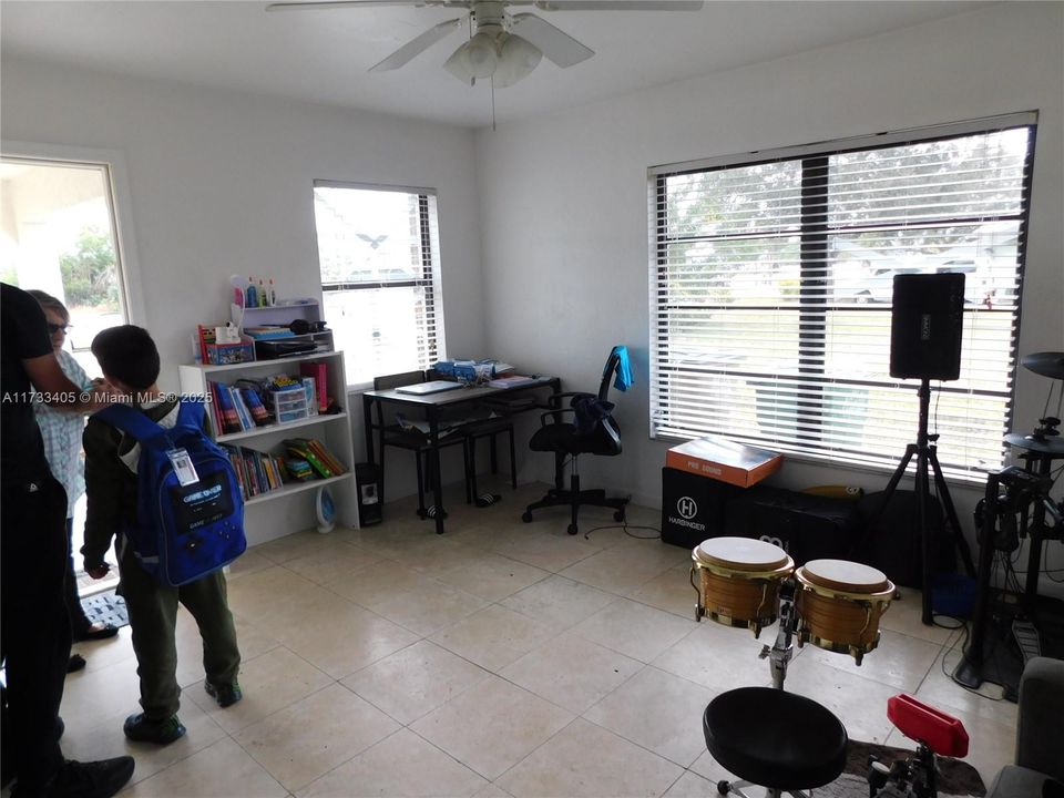 待售: $548,000 (0 贝兹, 0 浴室, 2290 平方英尺)