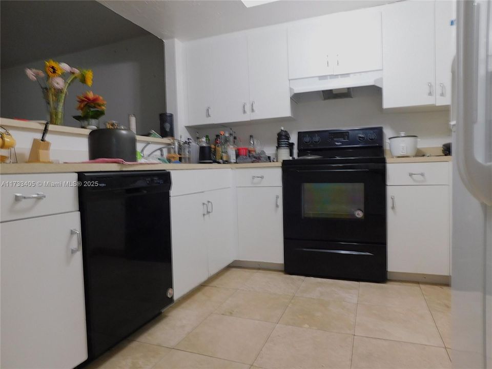 待售: $548,000 (0 贝兹, 0 浴室, 2290 平方英尺)