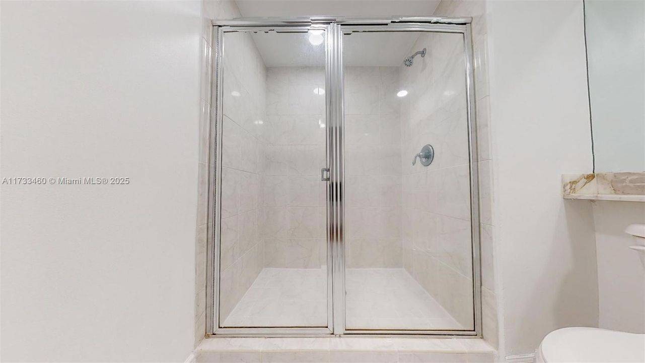 Recently Sold: $450,000 (2 beds, 2 baths, 1179 Square Feet)