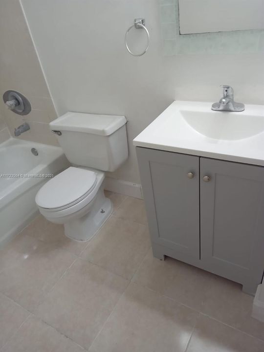 Recently Rented: $1,795 (1 beds, 1 baths, 583 Square Feet)