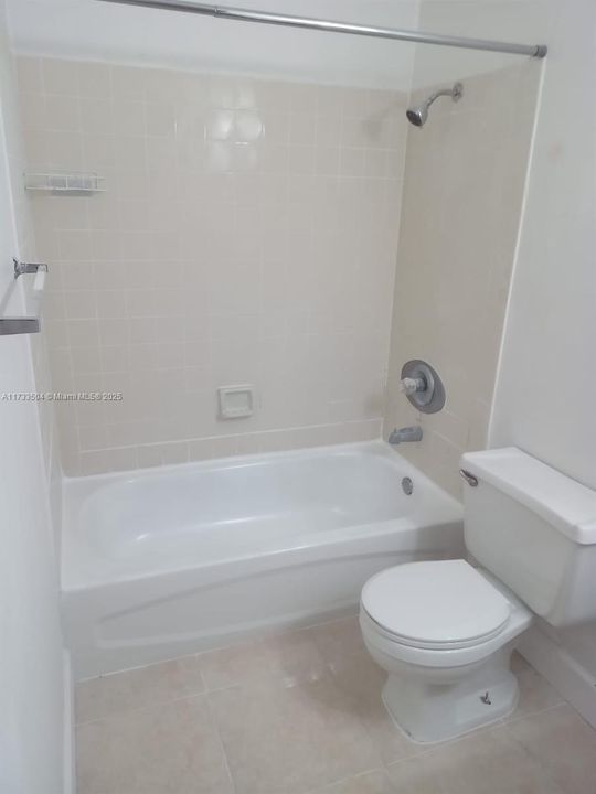 Recently Rented: $1,795 (1 beds, 1 baths, 583 Square Feet)