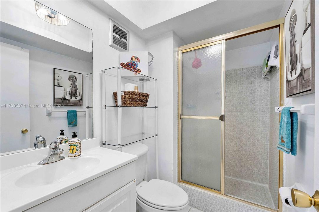 待售: $132,900 (2 贝兹, 2 浴室, 825 平方英尺)