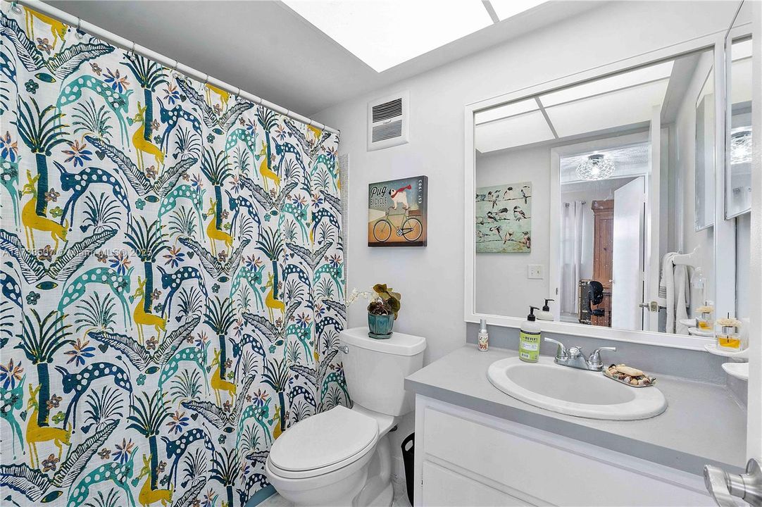 待售: $132,900 (2 贝兹, 2 浴室, 825 平方英尺)