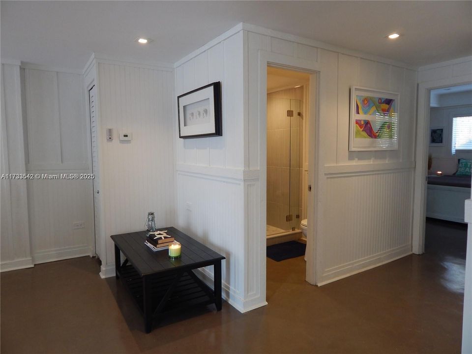 Recently Rented: $3,700 (1 beds, 1 baths, 904 Square Feet)