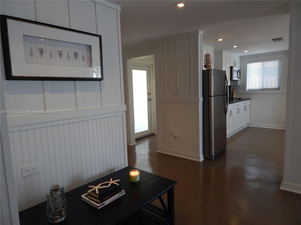 Recently Rented: $3,700 (1 beds, 1 baths, 904 Square Feet)