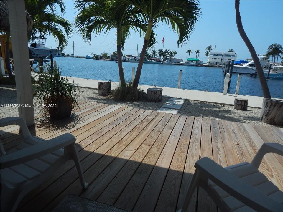 Recently Rented: $3,700 (1 beds, 1 baths, 904 Square Feet)