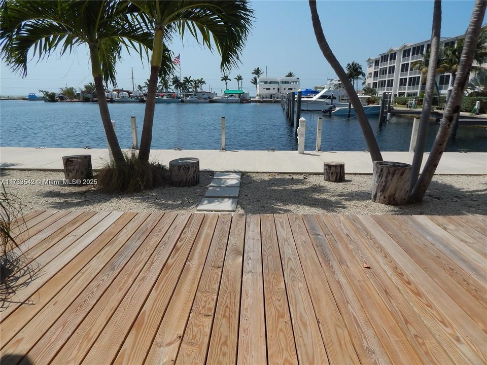 Recently Rented: $3,700 (1 beds, 1 baths, 904 Square Feet)