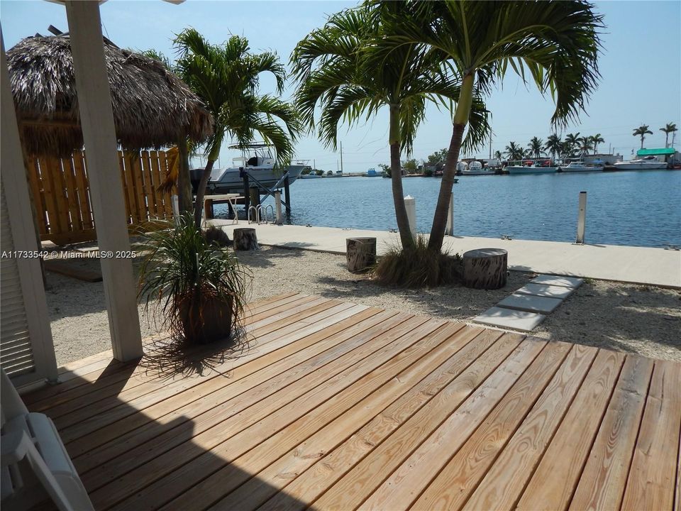 Recently Rented: $3,700 (1 beds, 1 baths, 904 Square Feet)