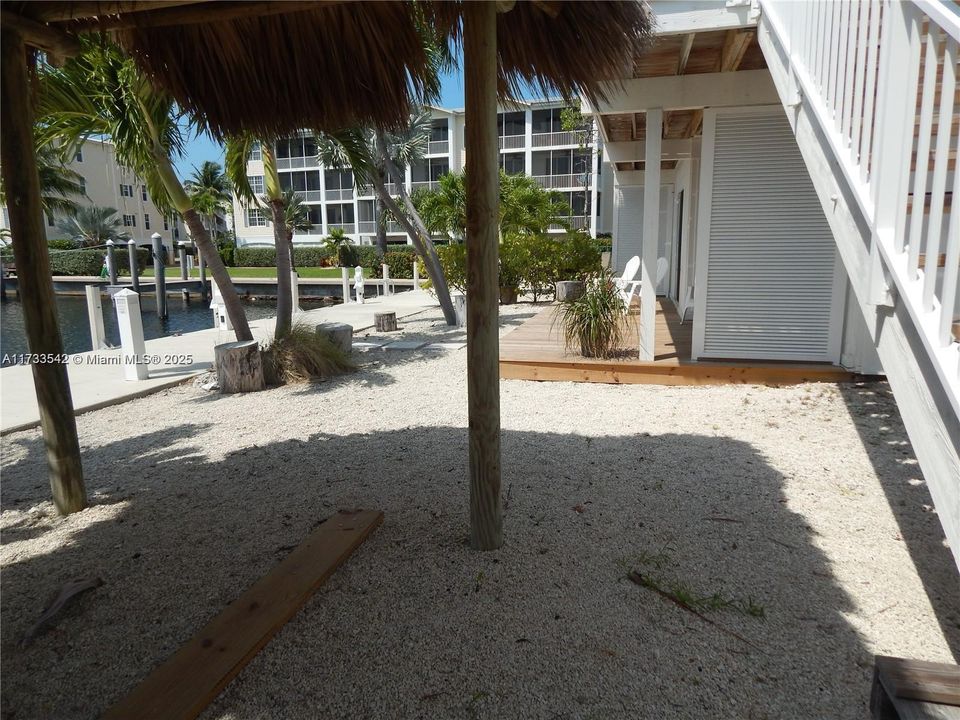 Recently Rented: $3,700 (1 beds, 1 baths, 904 Square Feet)