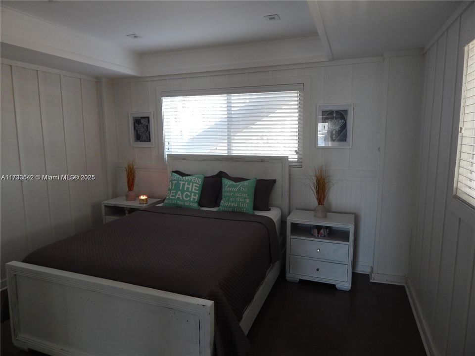 Recently Rented: $3,700 (1 beds, 1 baths, 904 Square Feet)