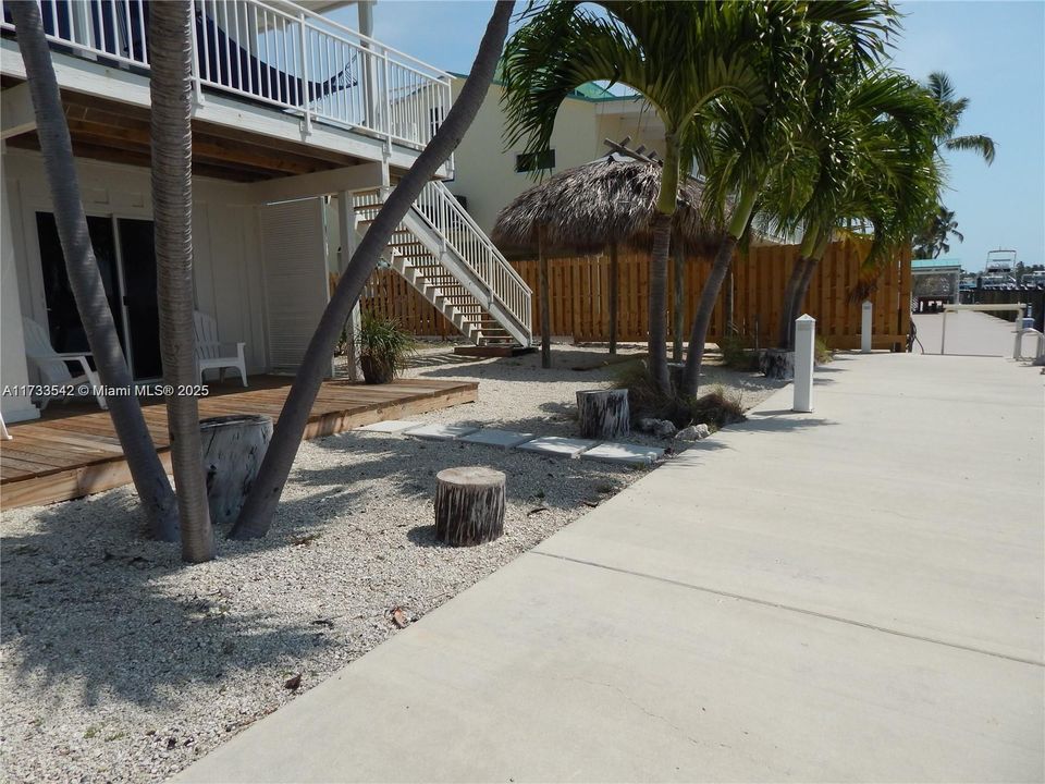 Recently Rented: $3,700 (1 beds, 1 baths, 904 Square Feet)