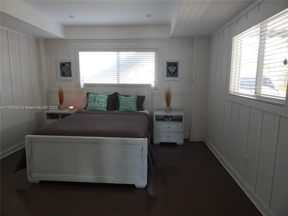 Recently Rented: $3,700 (1 beds, 1 baths, 904 Square Feet)