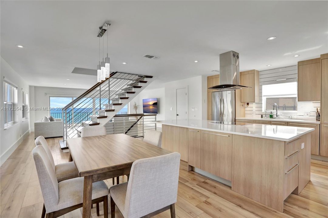 Недавно арендовано: $20,000 (4 спален, 3 ванн, 2300 Квадратных фут)