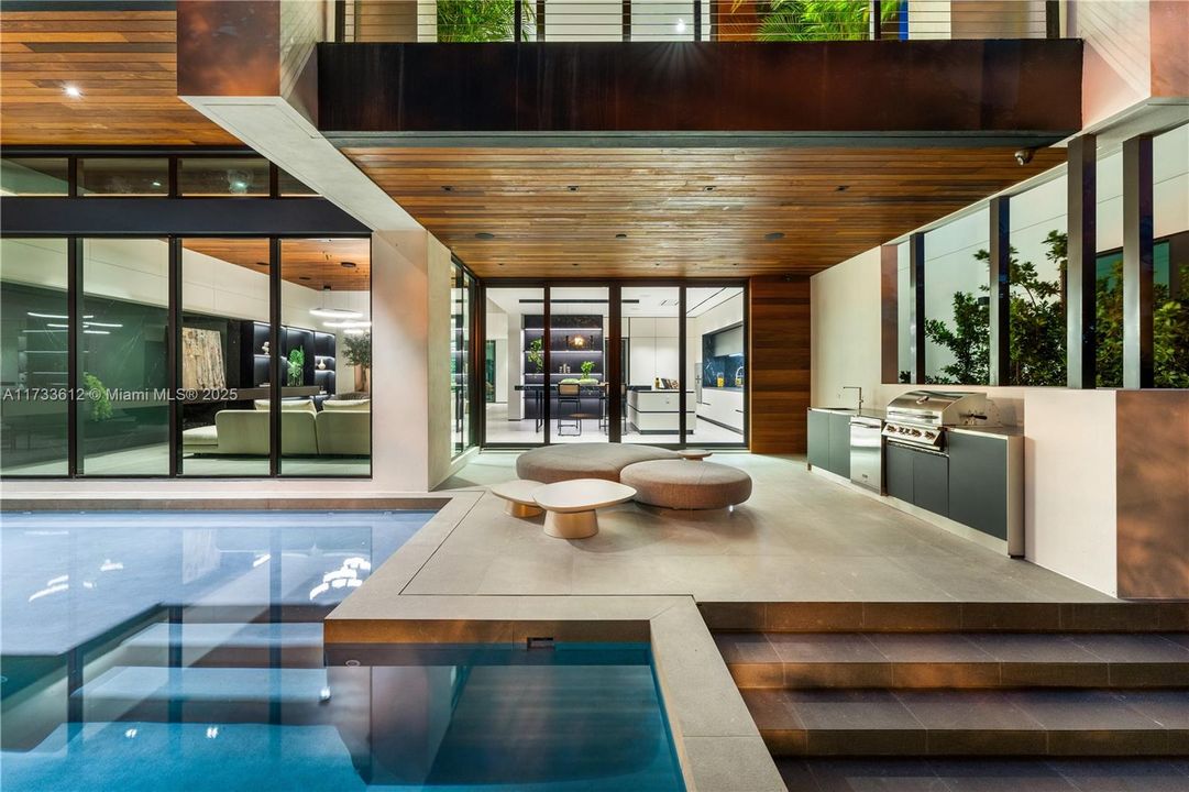 合同活跃: $5,995,000 (4 贝兹, 4 浴室, 0 平方英尺)